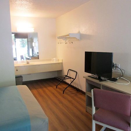 Motel 6 Huntsville - Madison Luaran gambar