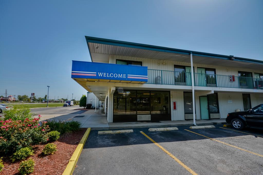 Motel 6 Huntsville - Madison Luaran gambar