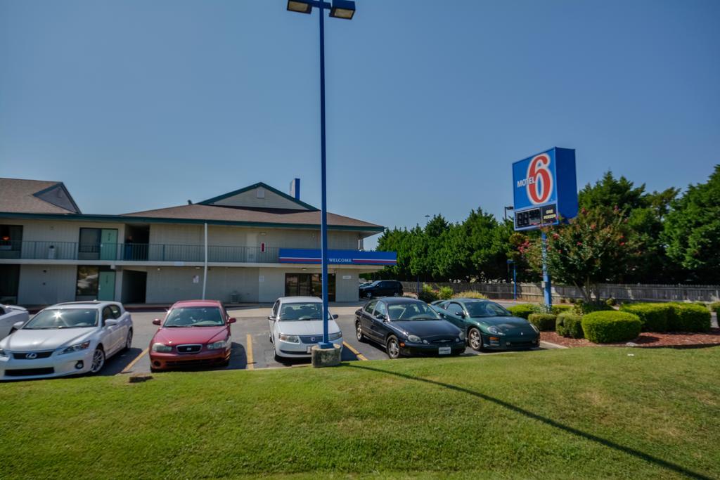 Motel 6 Huntsville - Madison Luaran gambar