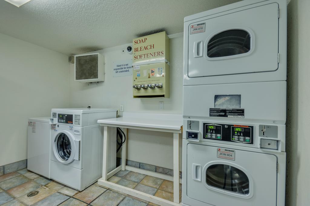 Motel 6 Huntsville - Madison Luaran gambar