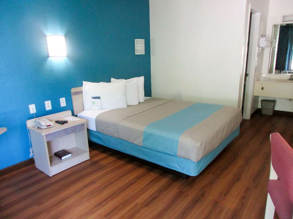 Motel 6 Huntsville - Madison Bilik gambar